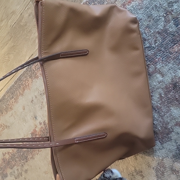 St John's Bay Tote - Picture 6 of 8